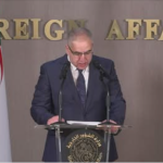 الندوة الصحفية للسيد الأمين العام لوناس مقرمان والسفير الإسباني بالجزائر عقب تسليم الرعية المختطف